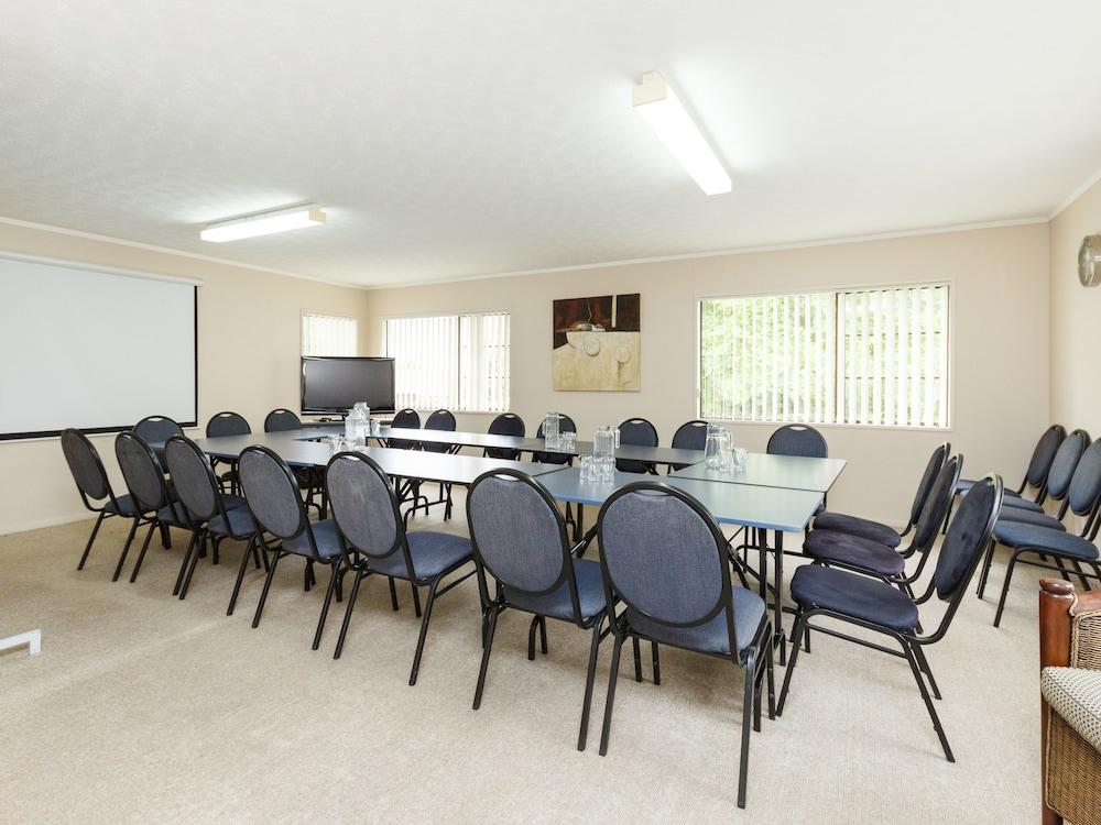 Kauri Court Motel Палмерстън Норт Екстериор снимка