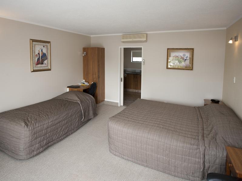 Kauri Court Motel Палмерстън Норт Екстериор снимка