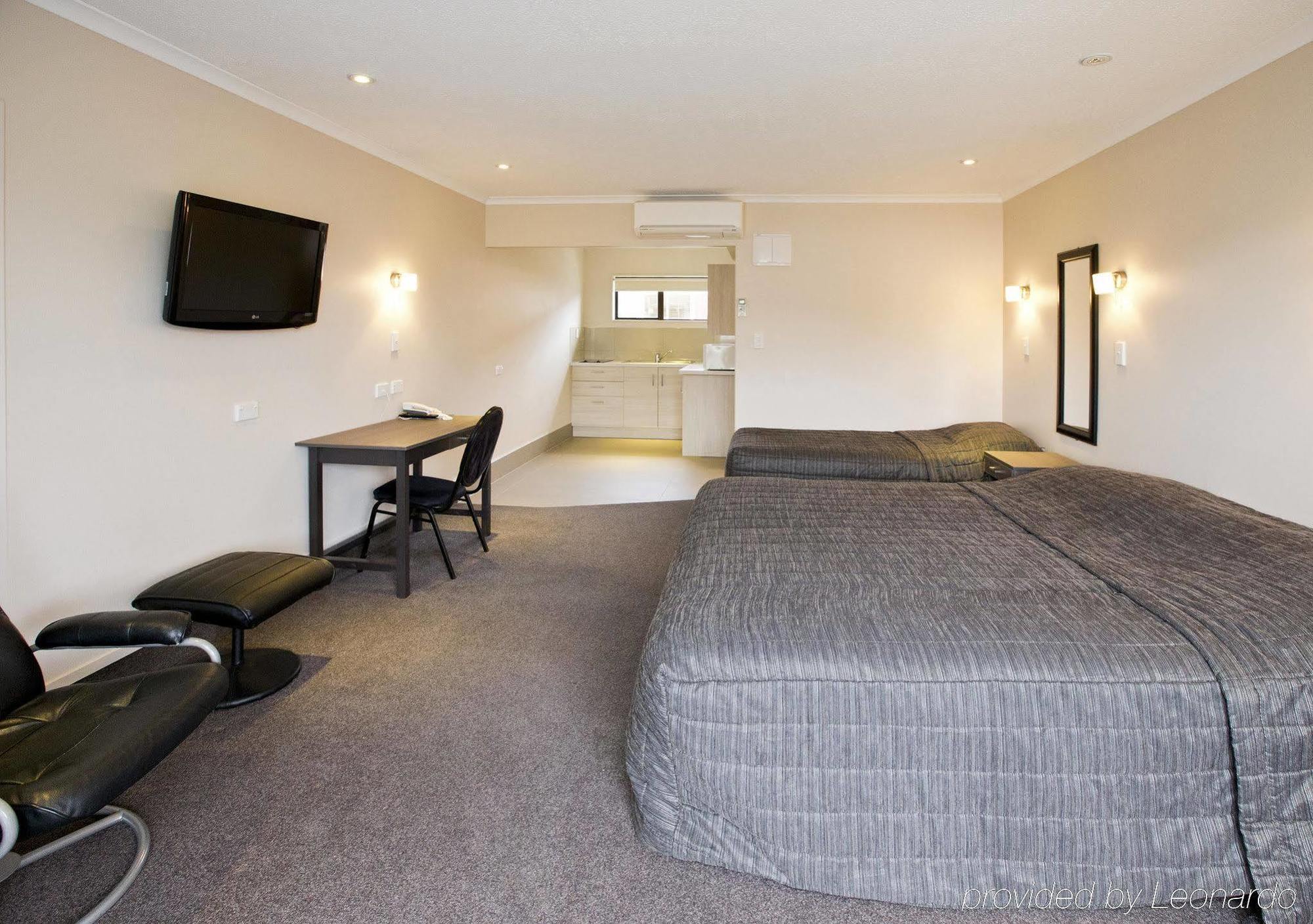 Kauri Court Motel Палмерстън Норт Екстериор снимка