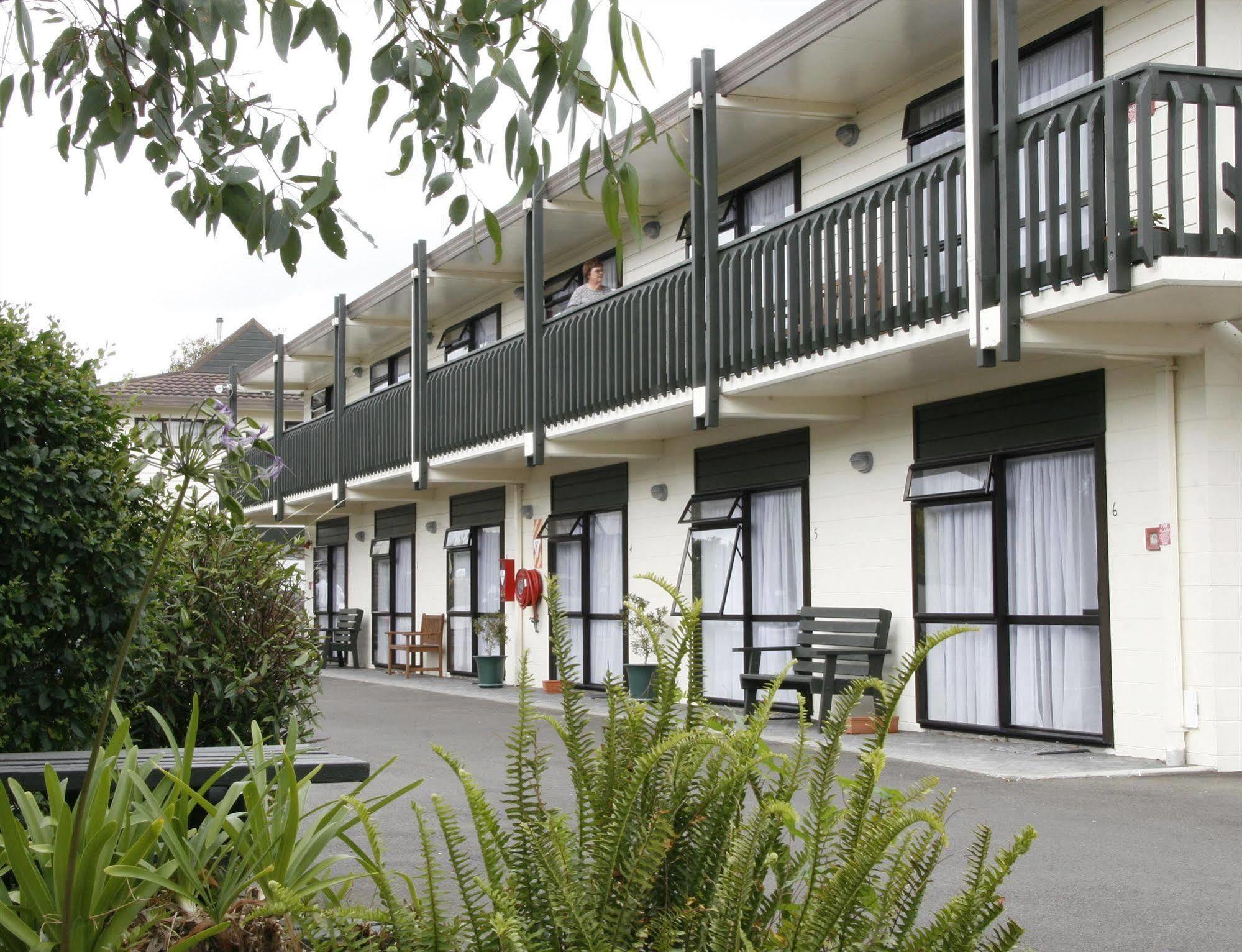 Kauri Court Motel Палмерстън Норт Екстериор снимка
